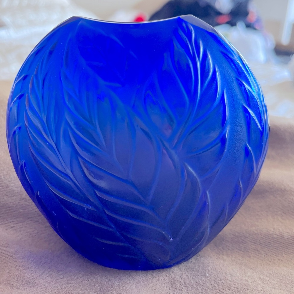 Lalique Vintage Modern French Fillicaria Art Glass pillow vase 1990